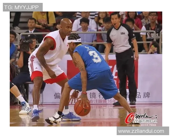 聚焦世界足球巨星成长历程与巅峰时刻的全景化深度解读报道全方位呈现